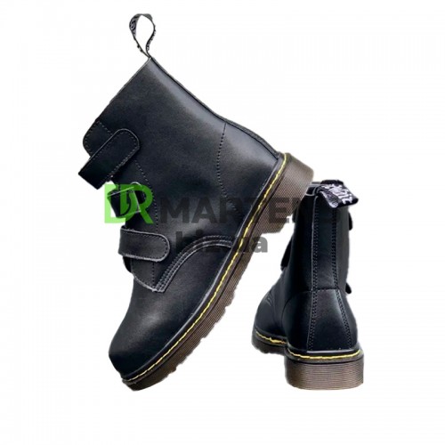 https://drmartens.biz.ua/image/cache/catalog/image/catalog/photoshop/dr.martens/1460/coraliavenicemonosmoothleatherlaceupbootsblack/8128-500x500.jpg
